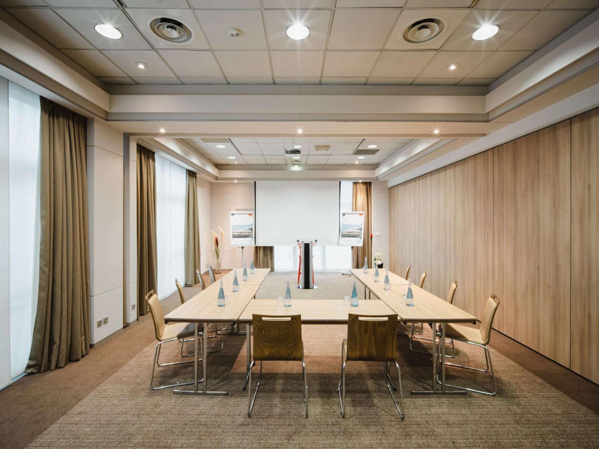 Hotel Mercure Lille Aeroport Екстер'єр фото